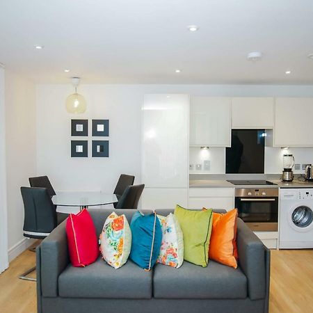 Executive 2 Bed Apartment Лондон Экстерьер фото